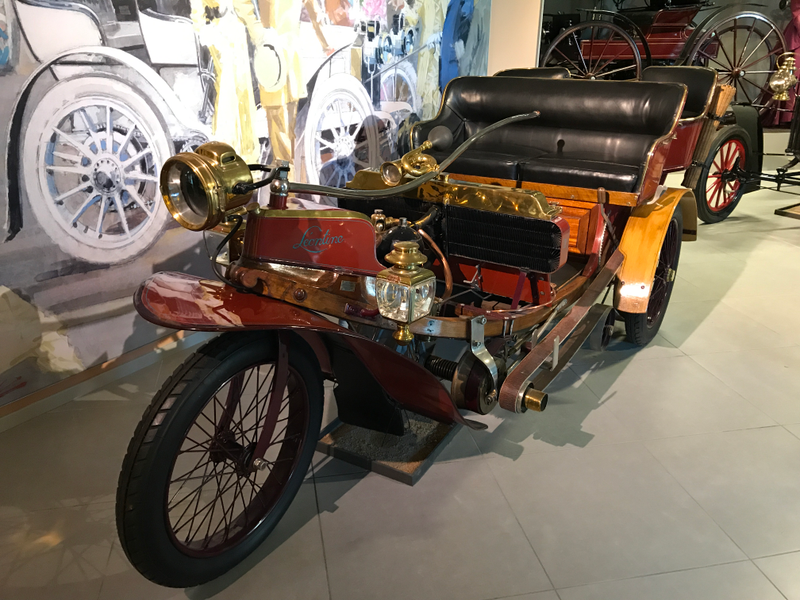 1898 Lacroix & Delaville La Nef Leontine. I can only imagine the turning radius this thing has.